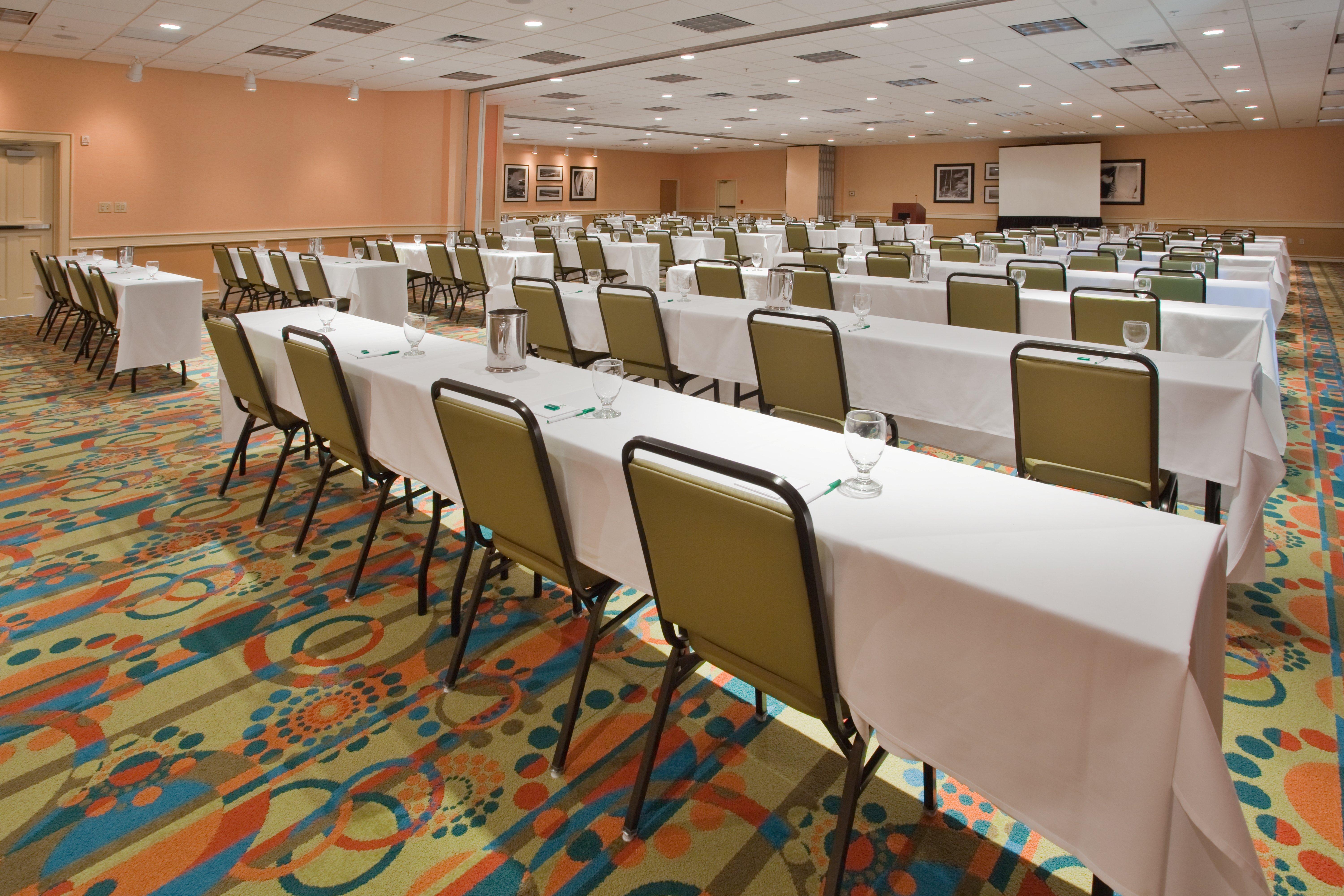 Holiday Inn & Suites Virginia Beach - North Beach By Ihg Bagian luar foto