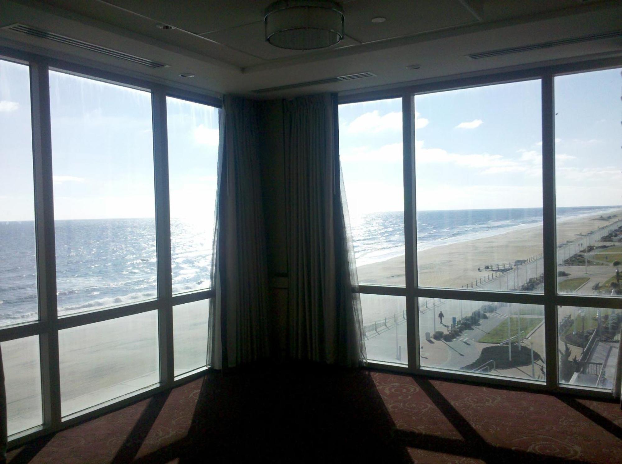Holiday Inn & Suites Virginia Beach - North Beach By Ihg Bagian luar foto