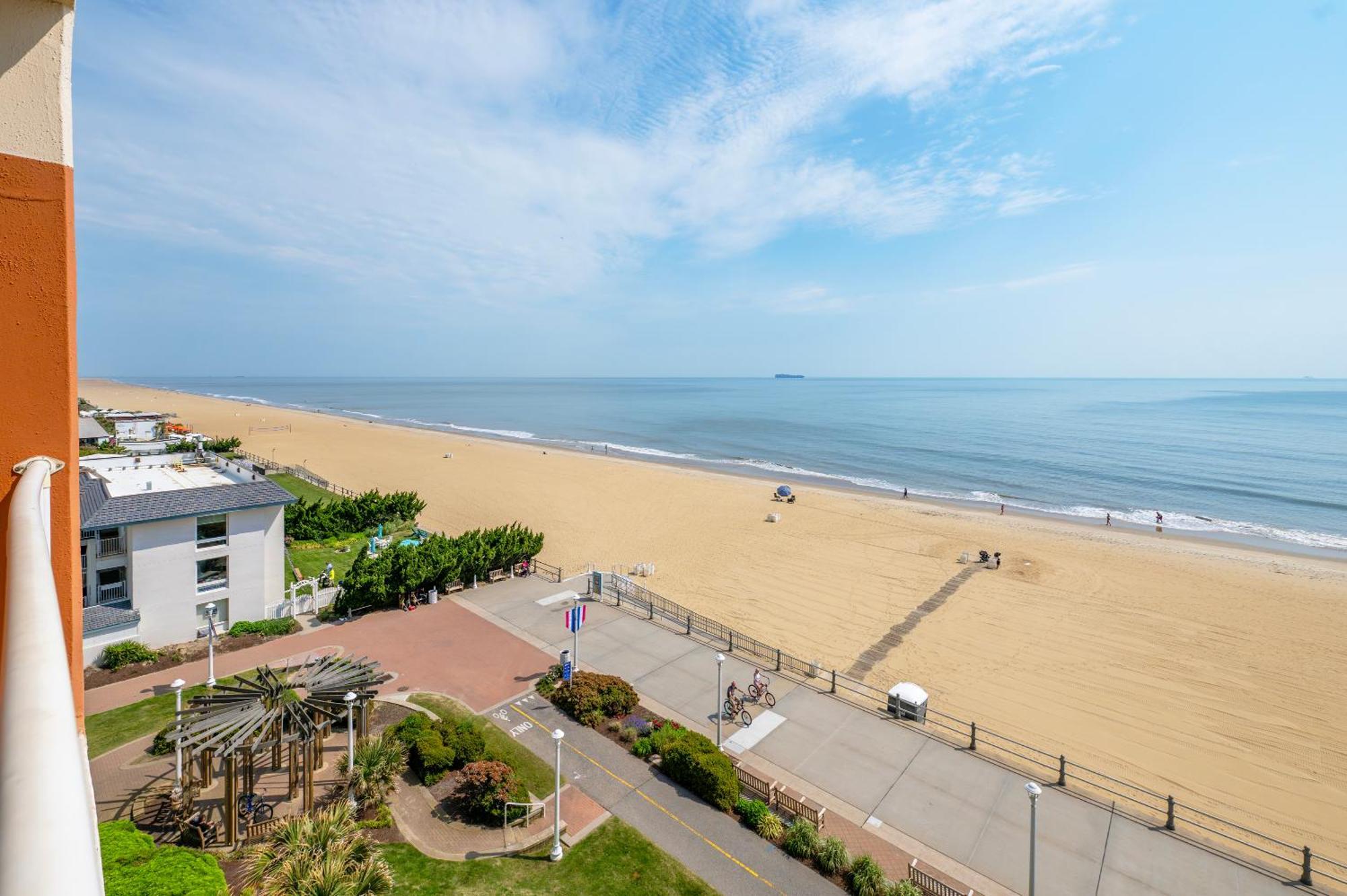 Holiday Inn & Suites Virginia Beach - North Beach By Ihg Bagian luar foto