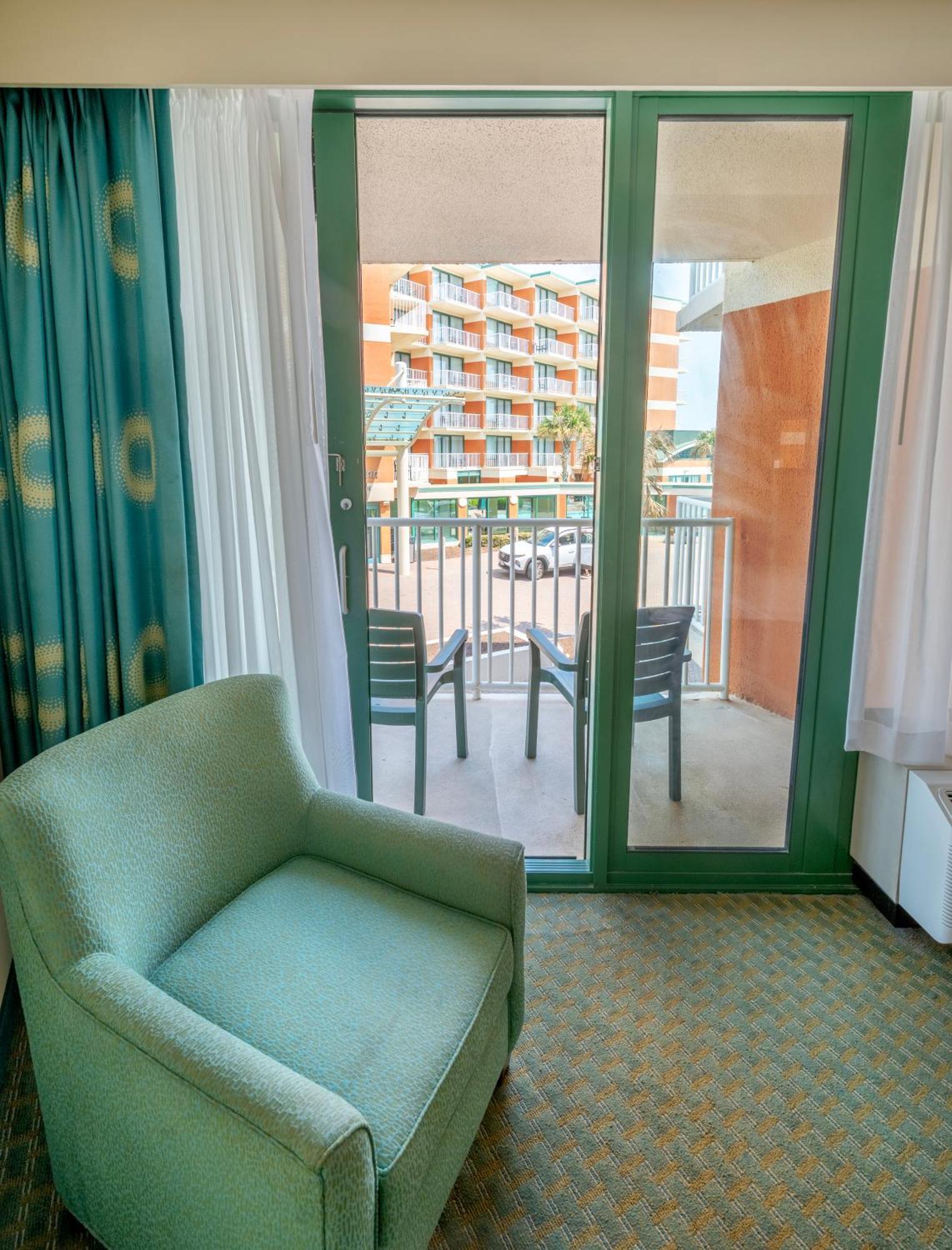 Holiday Inn & Suites Virginia Beach - North Beach By Ihg Bagian luar foto