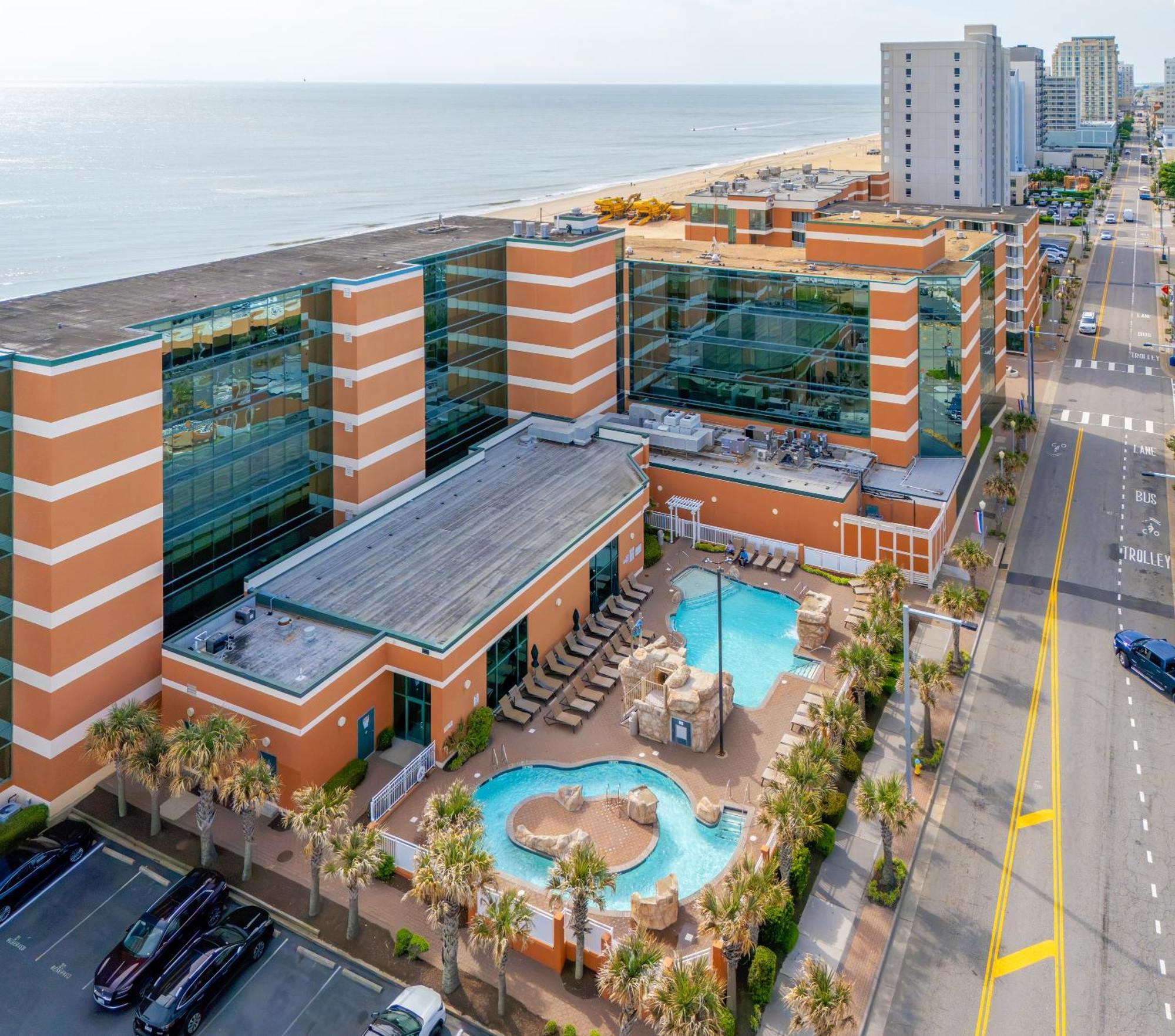 Holiday Inn & Suites Virginia Beach - North Beach By Ihg Bagian luar foto